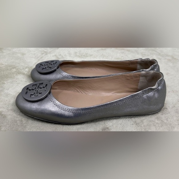 Tory Burch silver reva ballet flats with silver buckle size 8 - Picture 1 of 8
